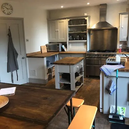 بيت للعطل Higgihaus #46 2-4 Bed Small Groups Hip Location Sleeps 4 - 10
